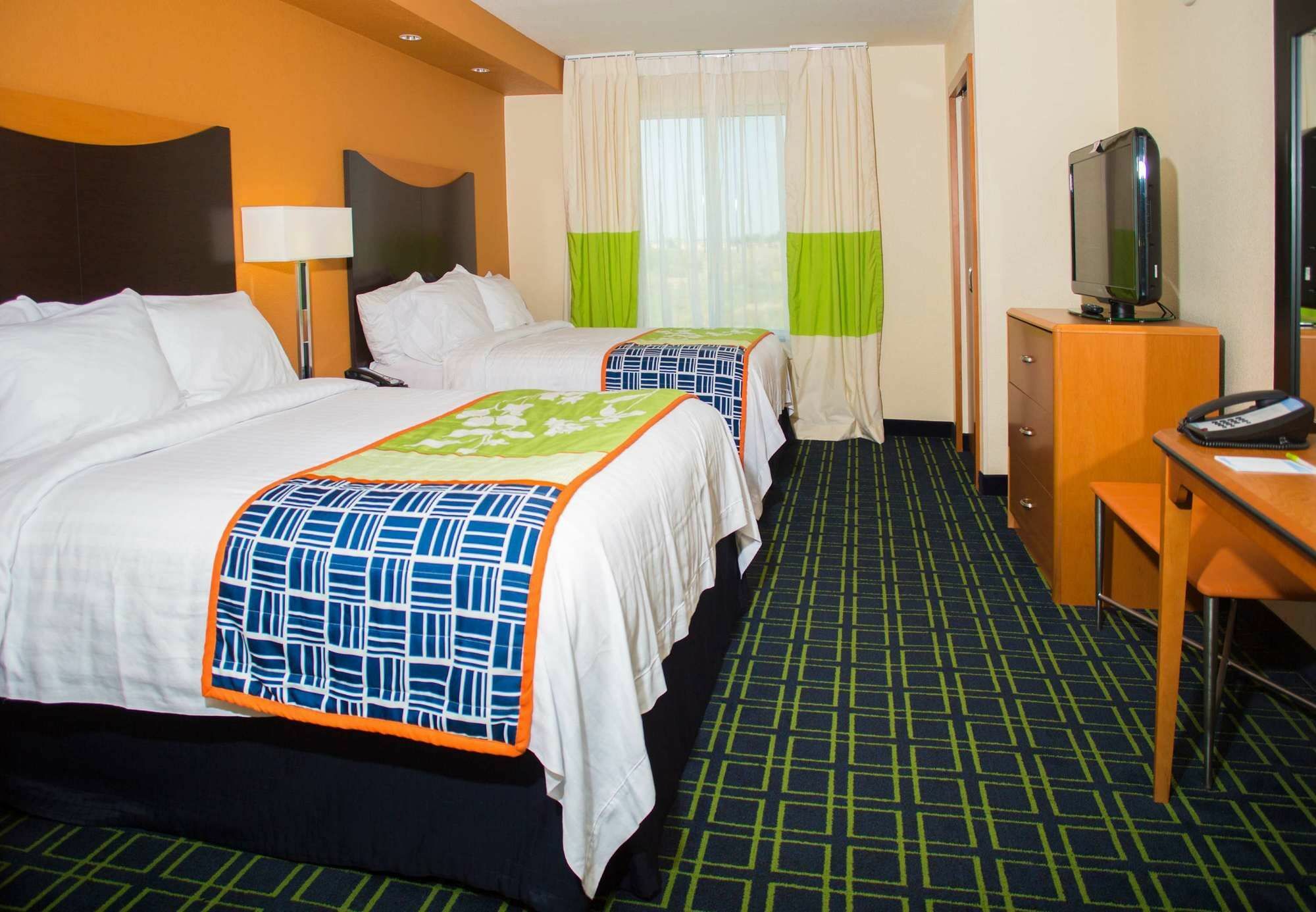 Fairfield Inn And Suites Carlsbad Exterior photo